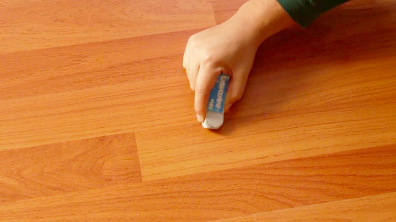 Vệ sinh định kỳ và xử lý các vết bẩn cứng đầu