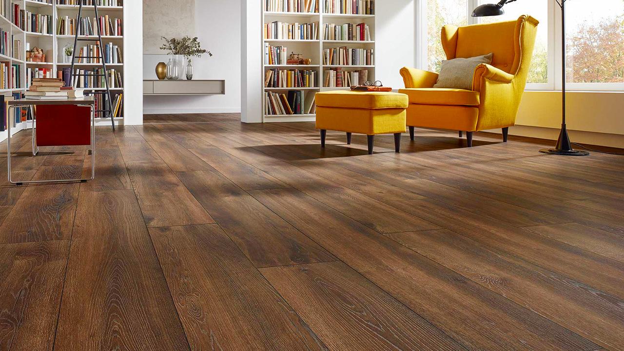Sàn gỗ tối màu cho cảm giác ấm cúng