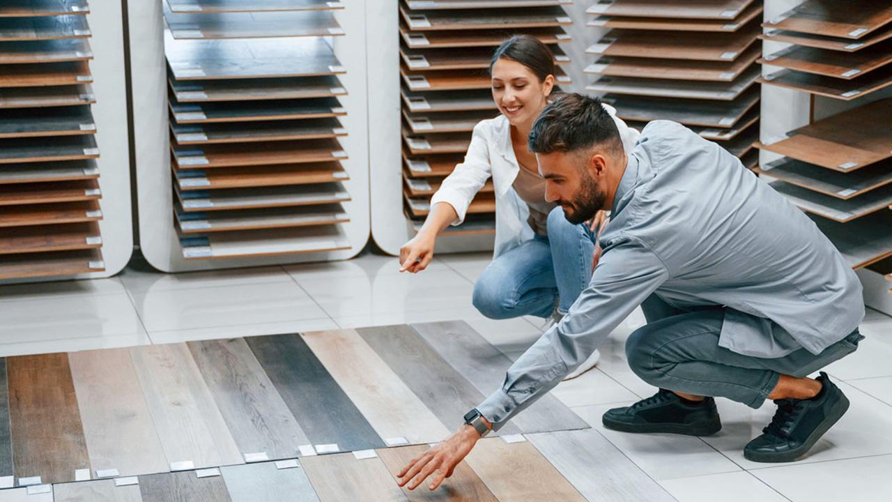 Các yếu tố ảnh hưởng đến giá sàn gỗ công nghiệp
