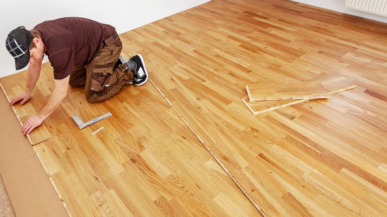 Chi phí lắp đặt sàn gỗ cho phòng ngủ hiện đại