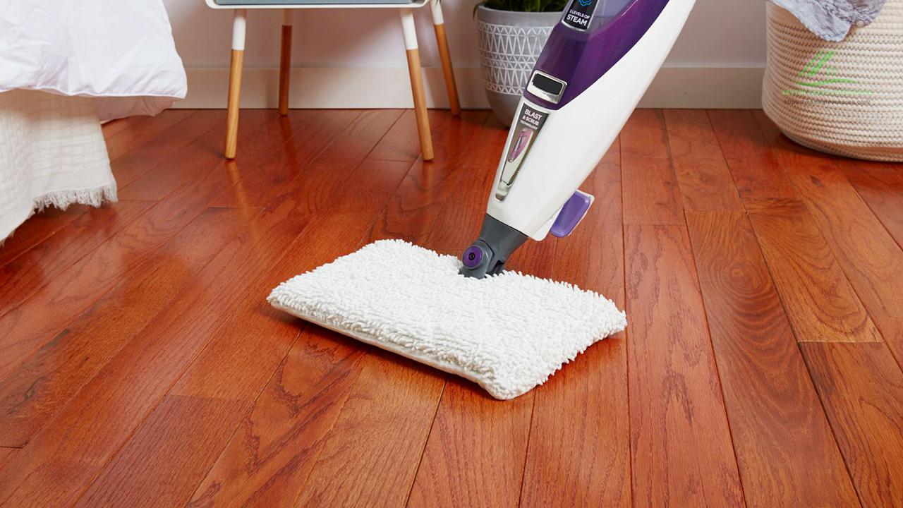 Bảo trì và bảo dưỡng sàn gỗ nâu